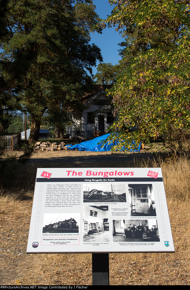 Milwaukee Bungalow signage