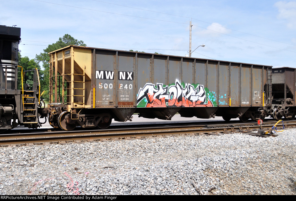 MWNX 500240