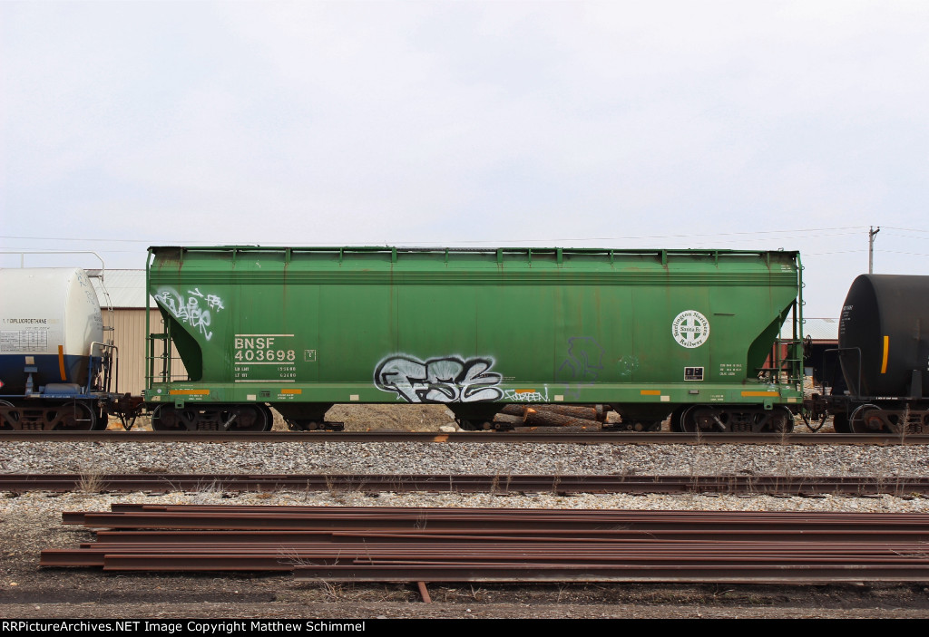 BNSF Green 3 Bay ACF Hopper