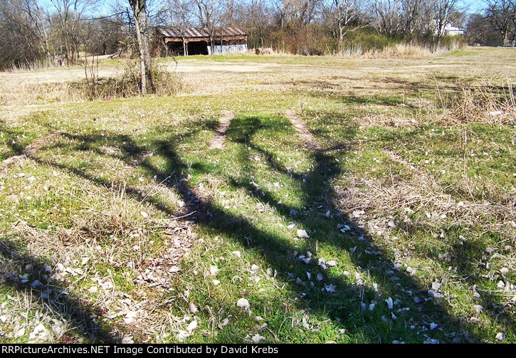 Another roundhouse stall with wings