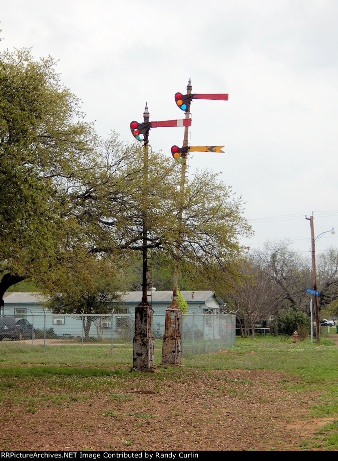 SP style lower quadrant semaphores