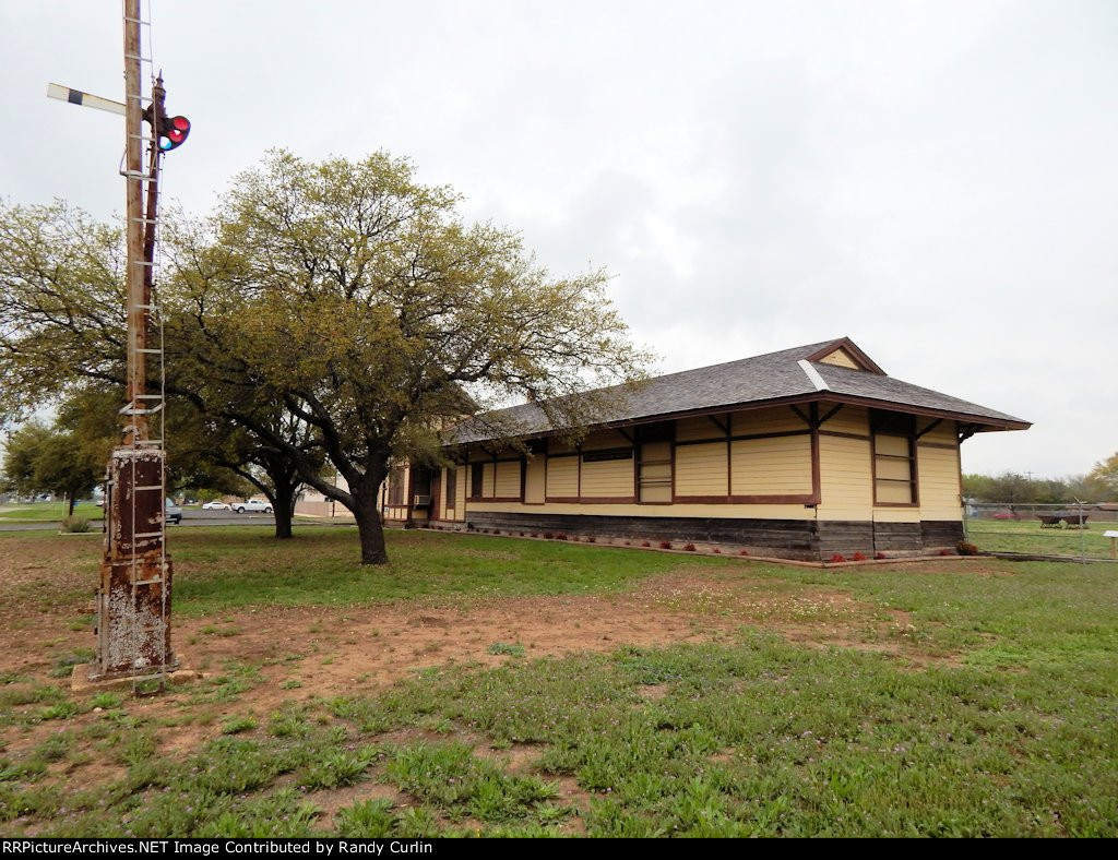 SP Depot at Hondo TX