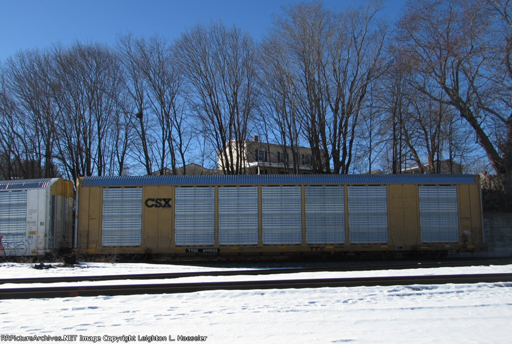 TTGX 699852 with a CSX Autorack