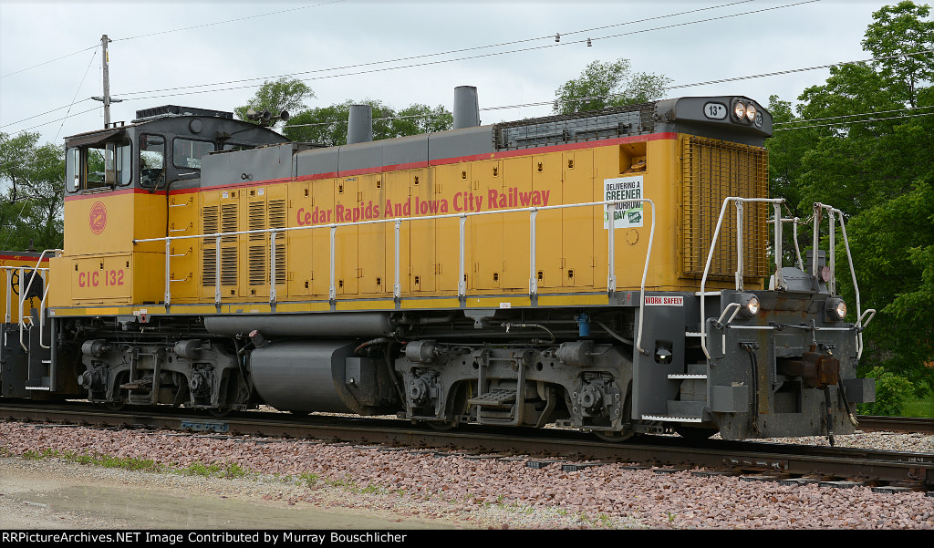 CIC 132 (CRANDIC MP15DC)