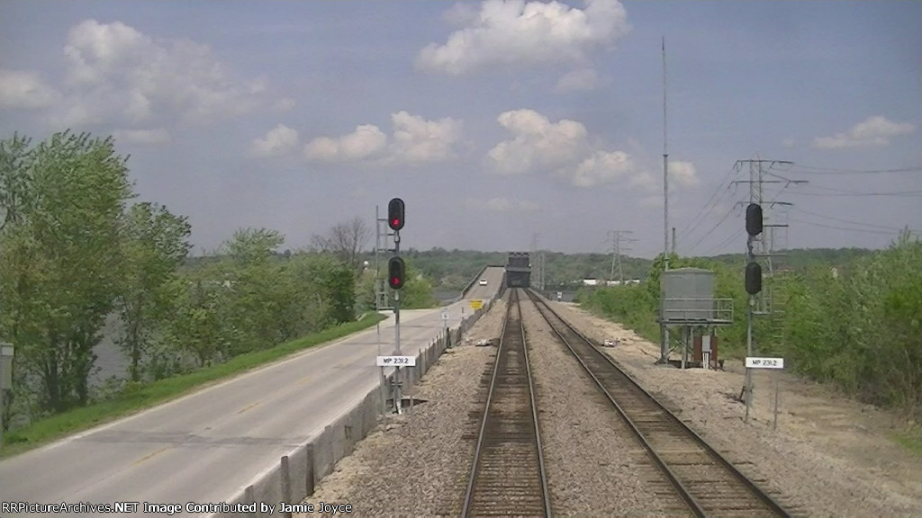 Approach to the bridge