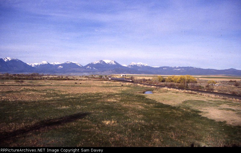 AmTrak Pioneer heažing west