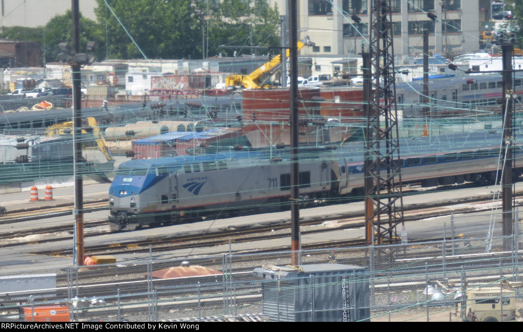Amtrak P32AC-DM 711