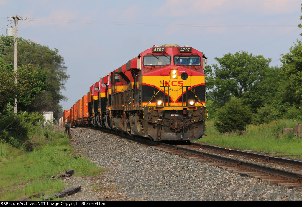 KCS 4707 Drags the IVNKC up hill at Curryville Mo.