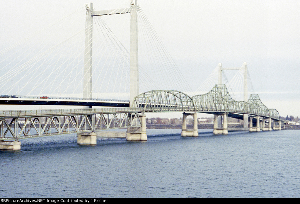 US 397 bridge over the Columbia River