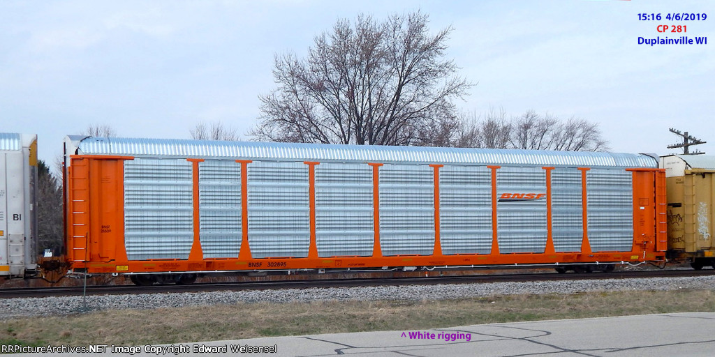 BNSF rack with some interesting white plumbing