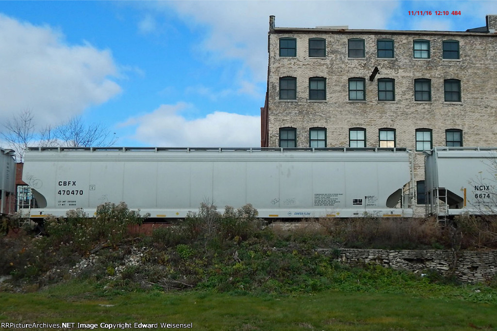 Double-take on this 484 4-bay