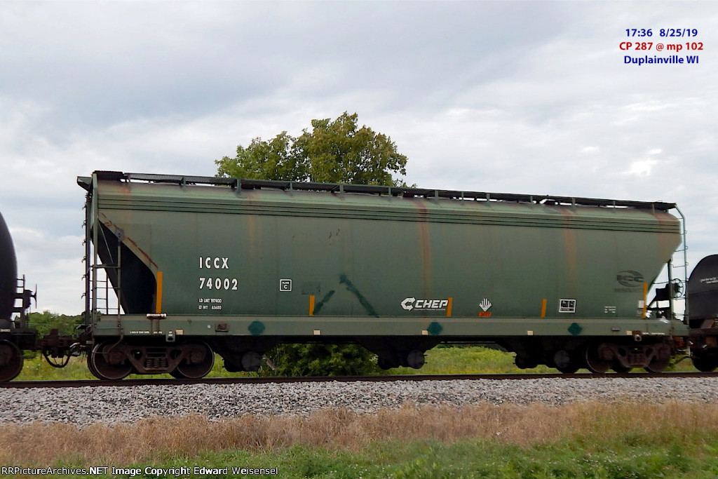 Peculiar shade of green - reminds me of Oscar the Grouch