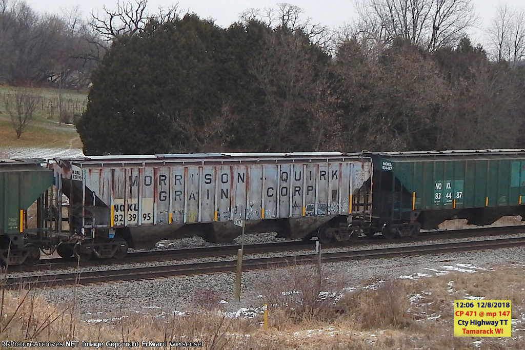 Quirky grain hopper on CP 471