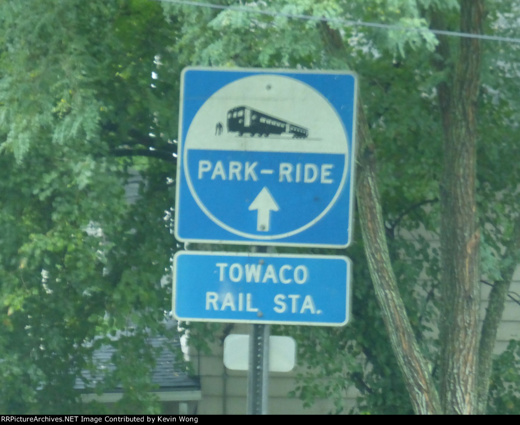 NJDOT Park-Ride Rail Station sign with Arrow I electric unit depicted