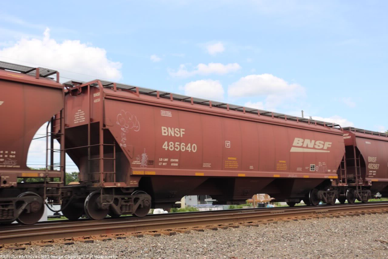 BNSF 485640