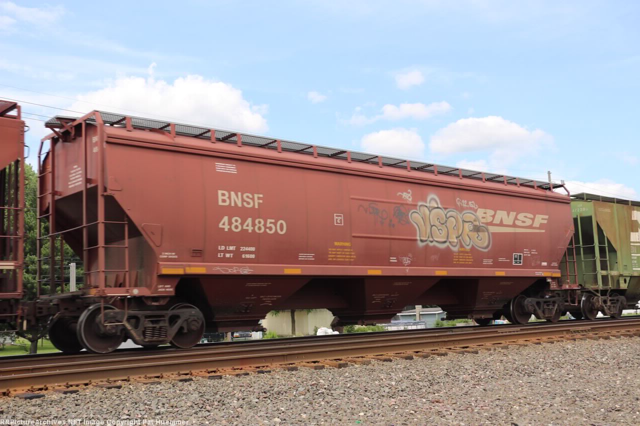 BNSF 484850