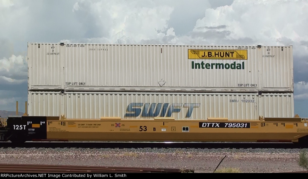 EB Intermodal Frt at Goffs CA-47
