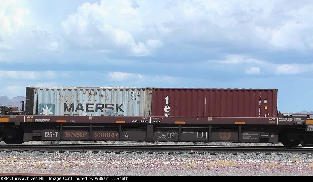WB Intermodal Frt at Goffs CA -44