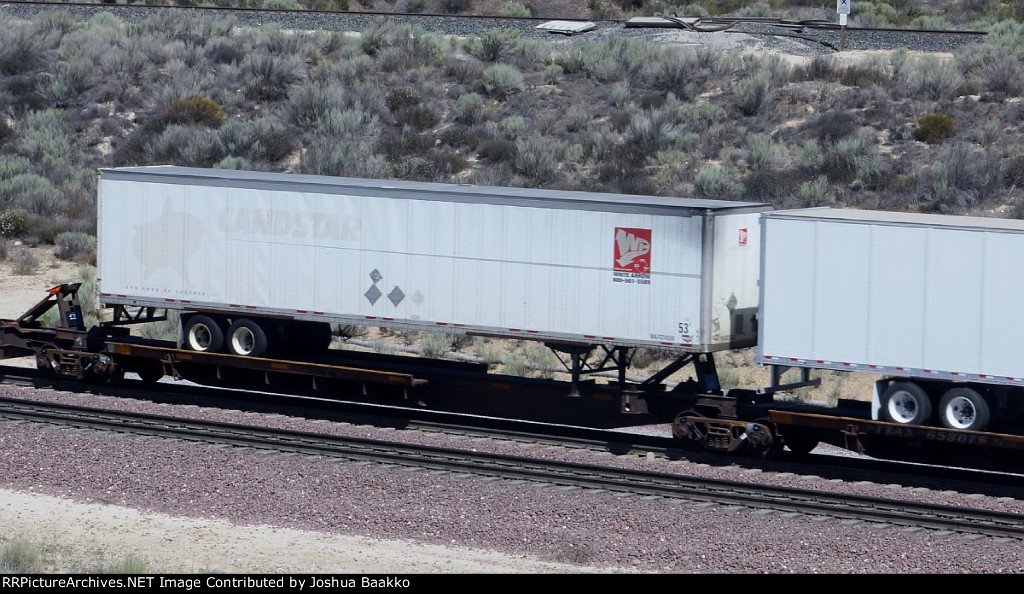 White Arrow 53' Trailer