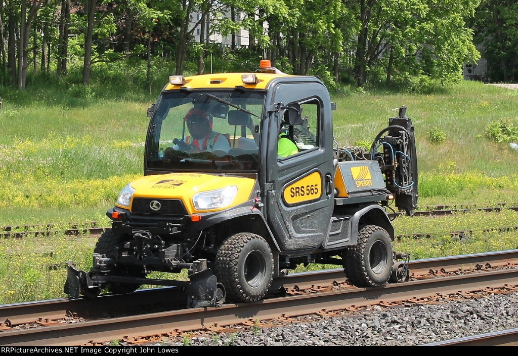 Sperry Hi Rail reversing after scanning the small yard
