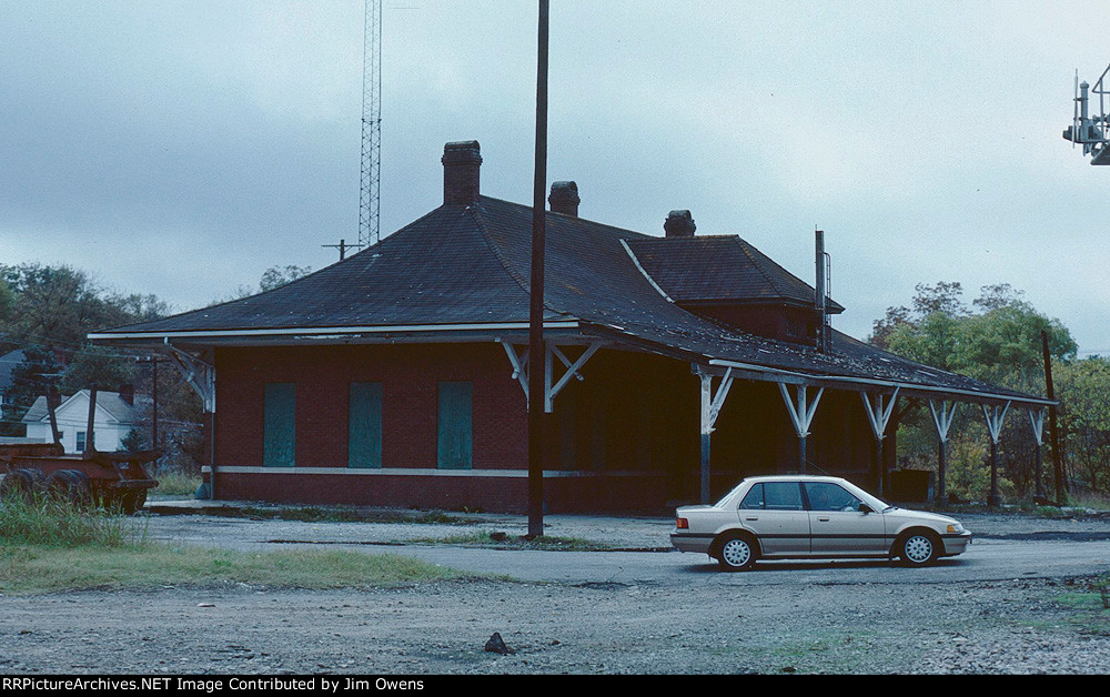 Old SAL passenger depot