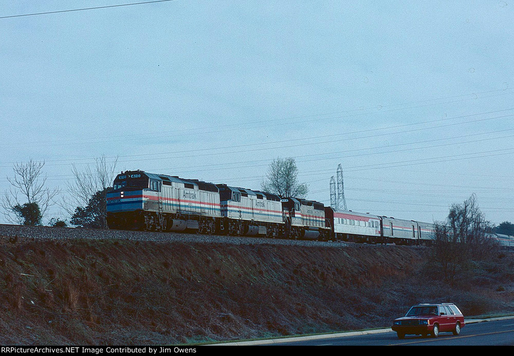 Amtrak #19, the Crescent, rolls south through Central.