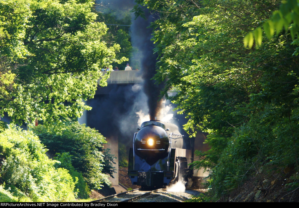 Here come NW 611 pass her fan