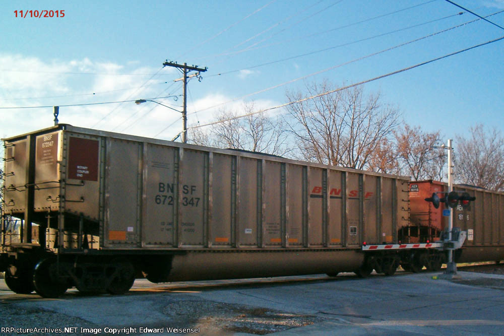 BNSF 672347 is a rather unusual sight in CNSOK coal for Oak Creek