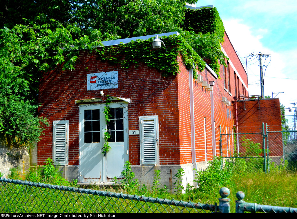 Former Columbus Street Railway Power Sub-StationThese buildings were once part of a small complex that included an open-air streetcar yard and a car barn.