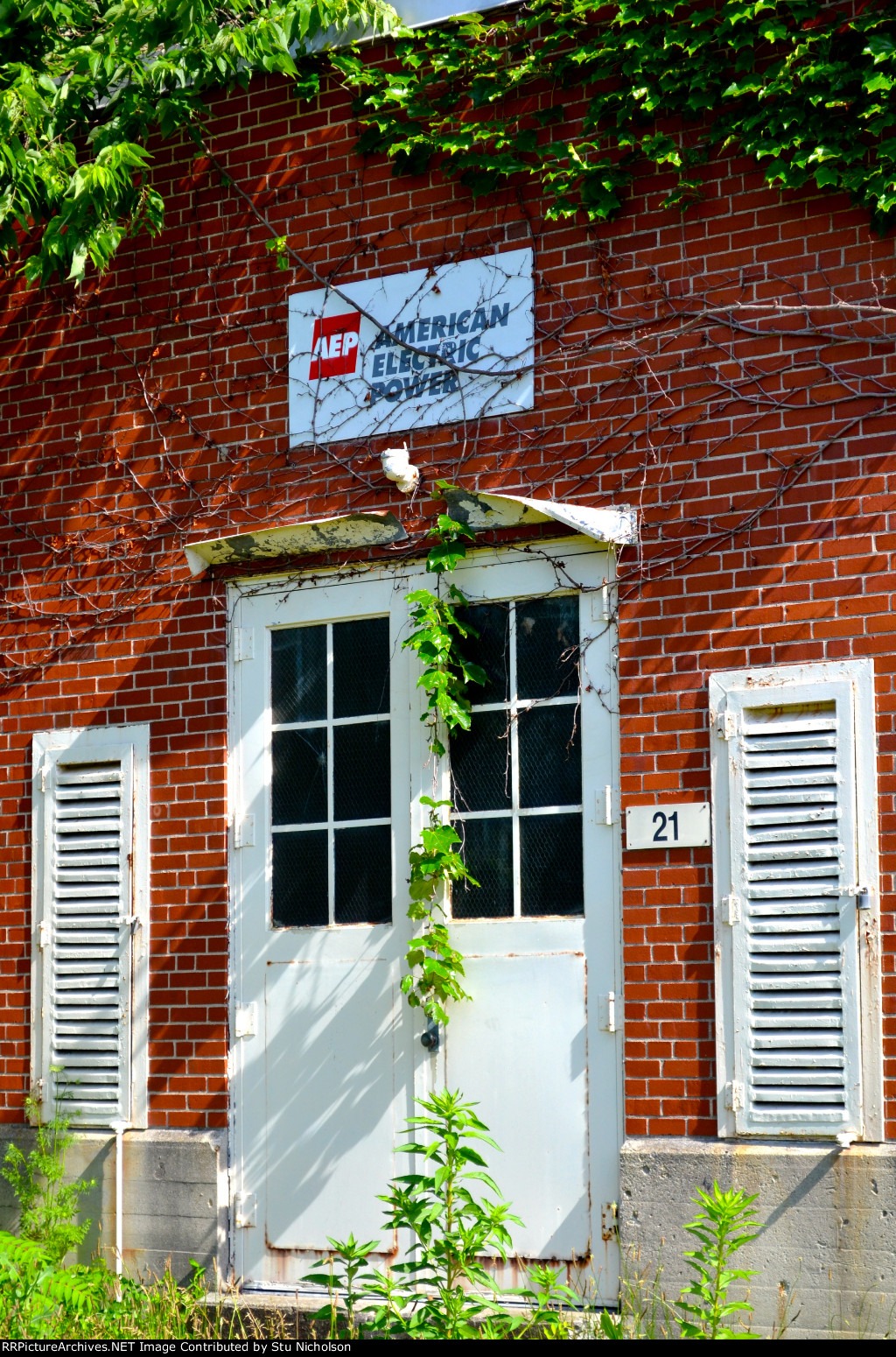 Former Columbus Street Railway Power Sub-StationThese buildings were once part of a small complex that included an open-air streetcar yard and a car barn.