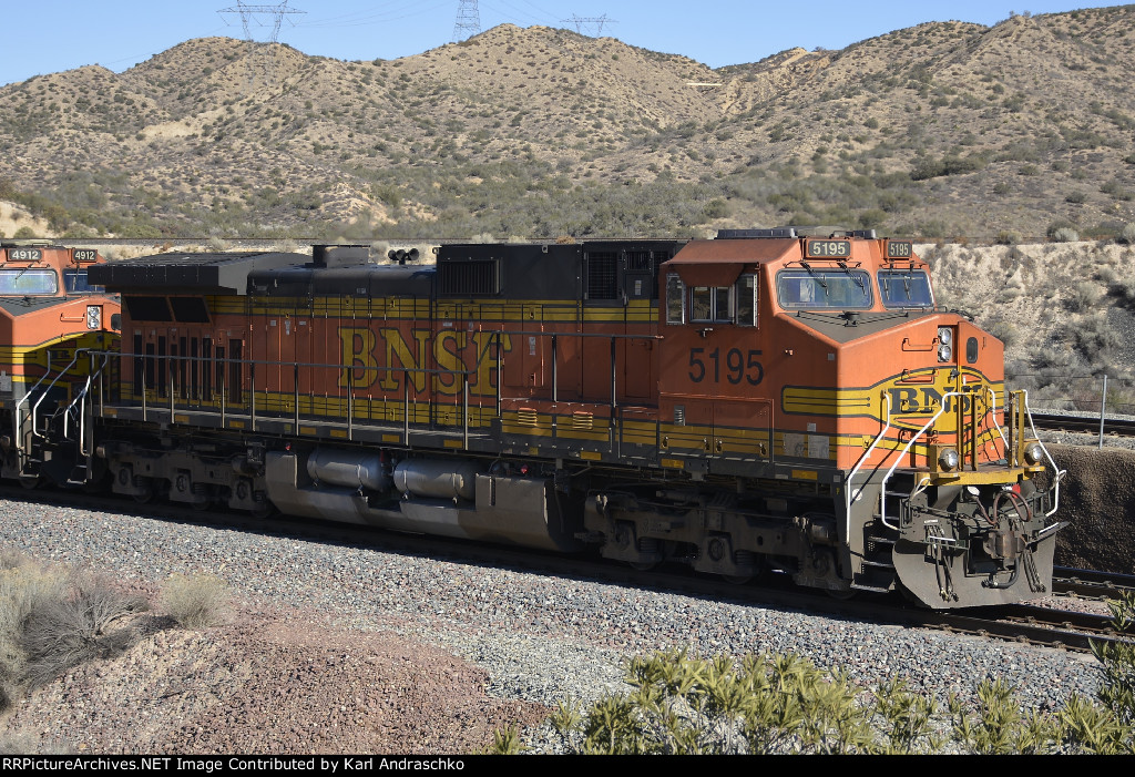 BNSF 5195