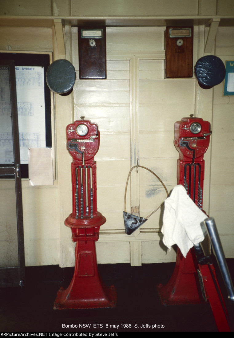 Bombo signal box ETS