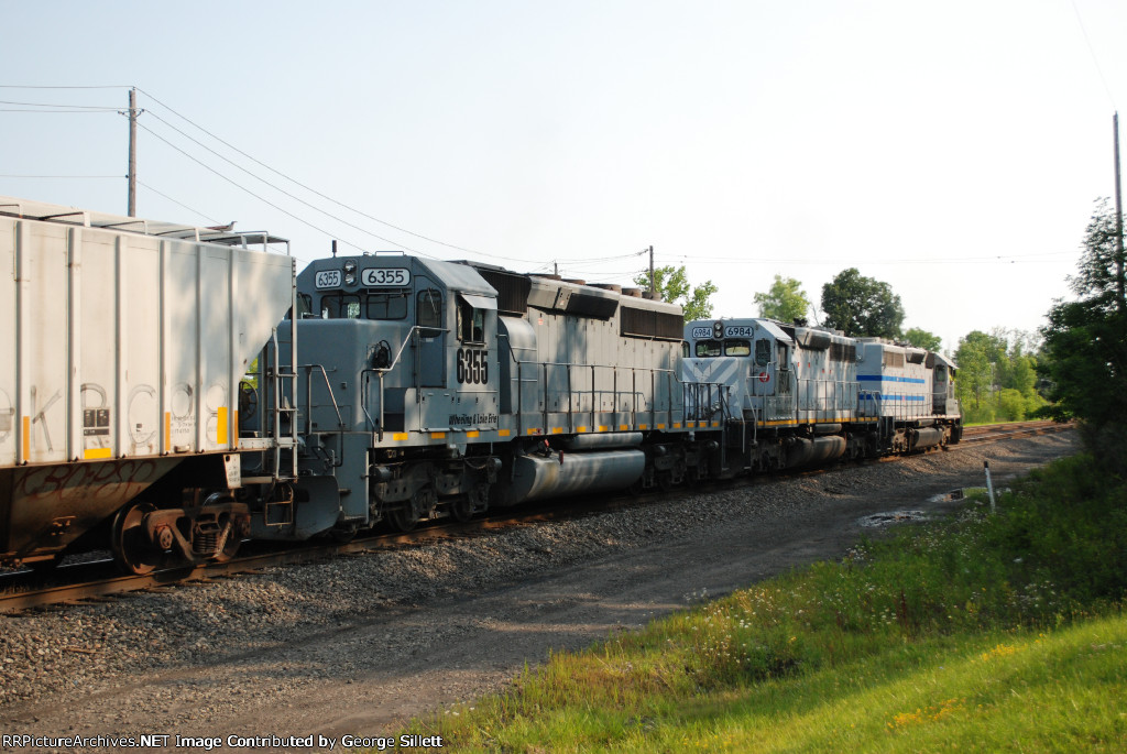 6983, 6984, and 6355 lead the charge east.