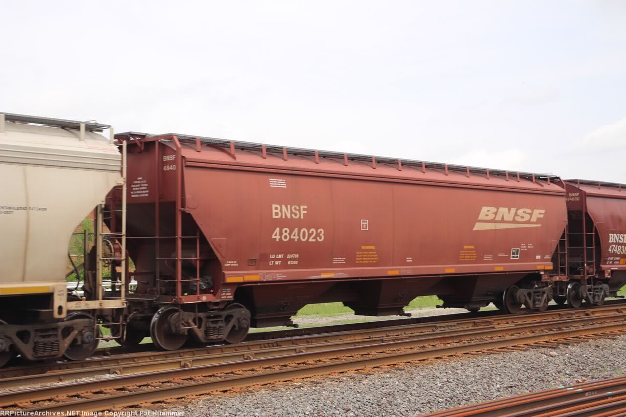BNSF 484023