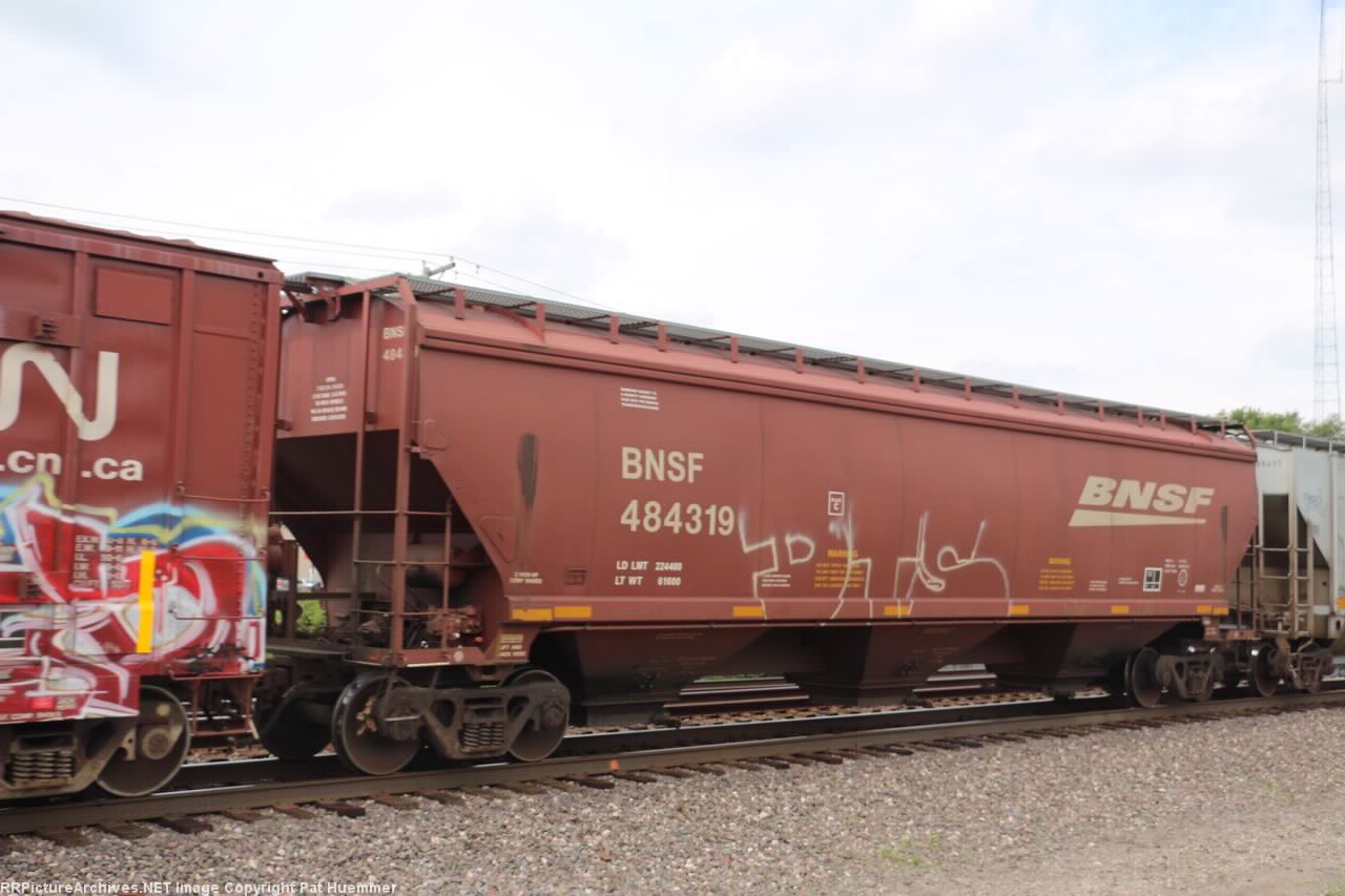 BNSF 484319