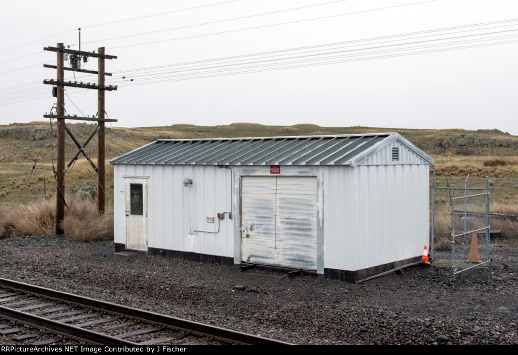 Maintenance structure