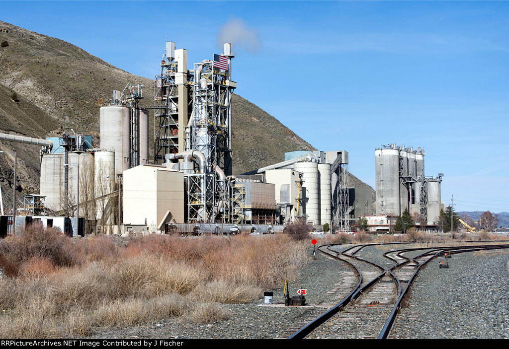 Ash Grove cement plant