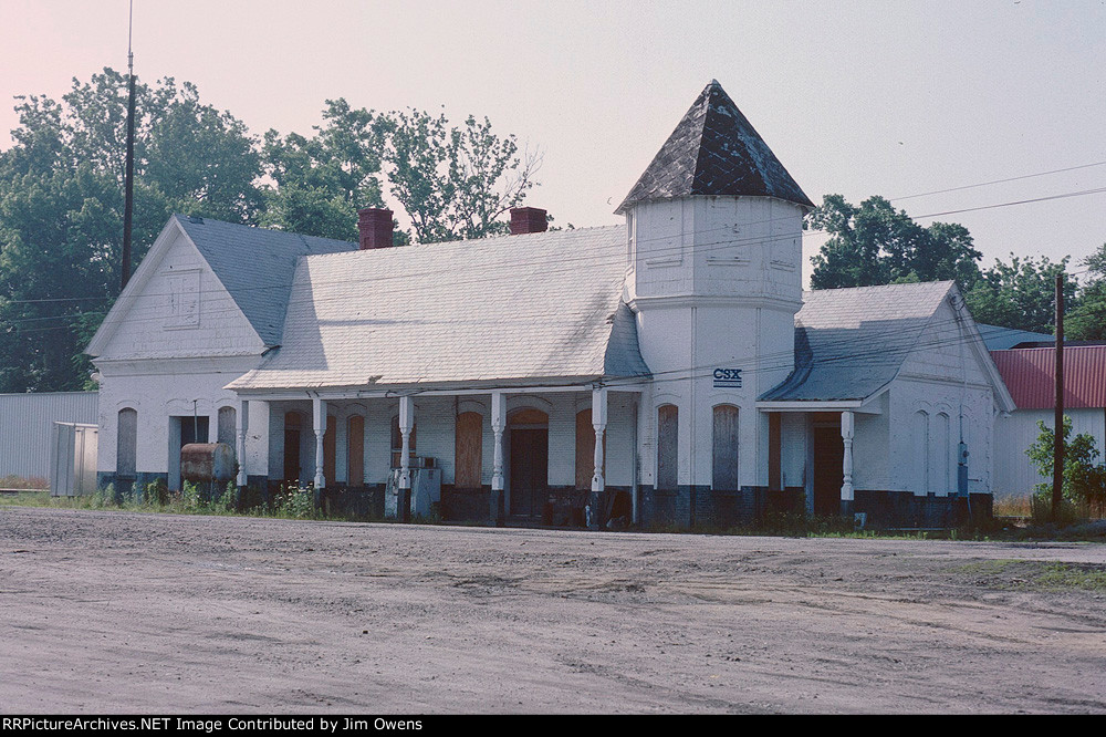 CSX, (former ACL?) depot.