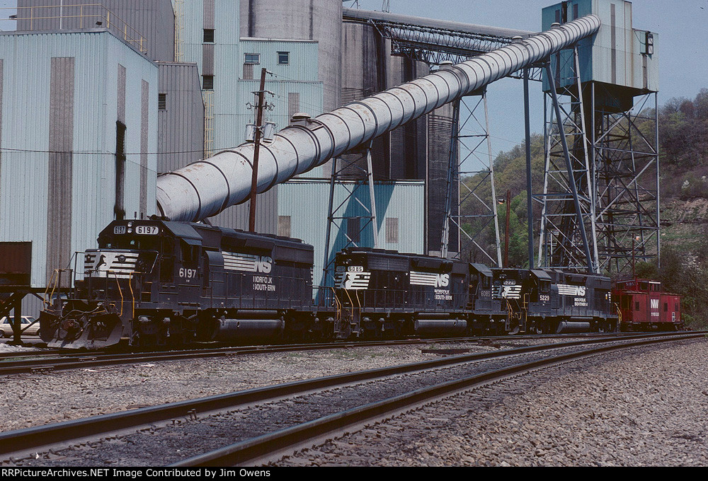NS engines at the coal loading complex