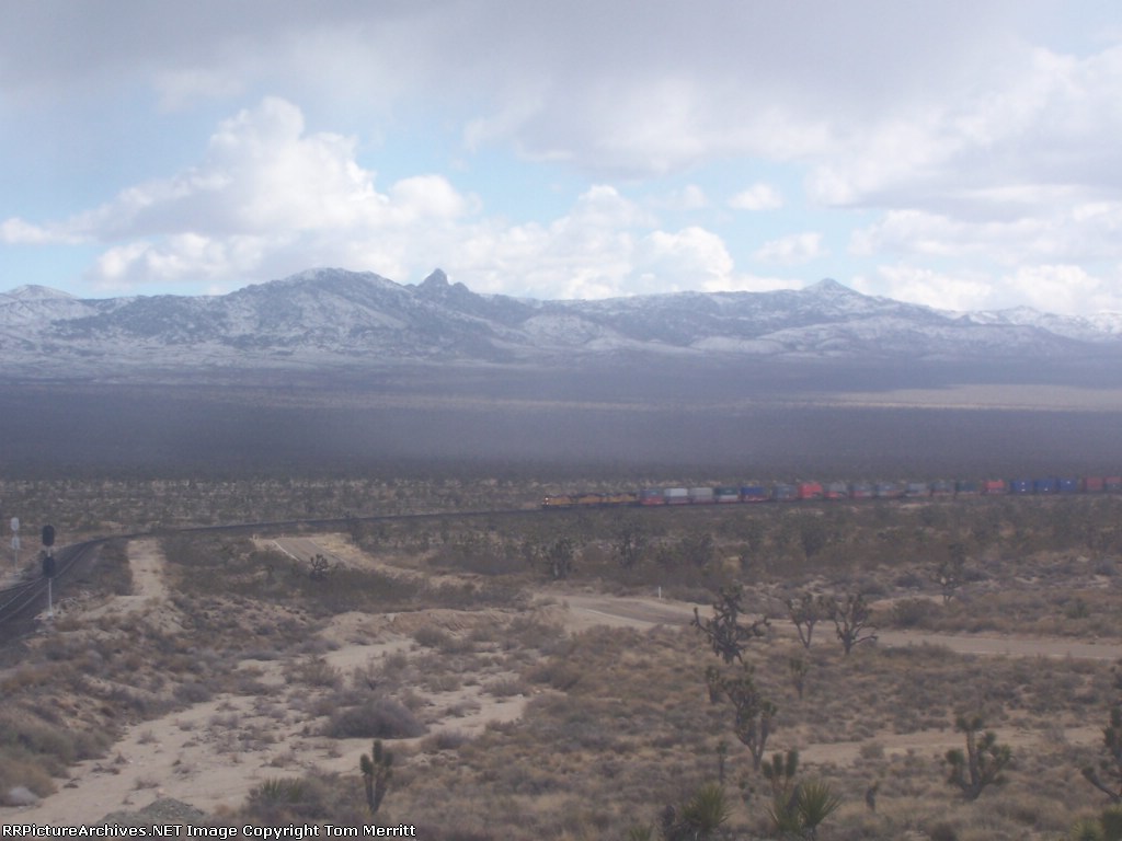EB UP stack approaching Cima, CA
