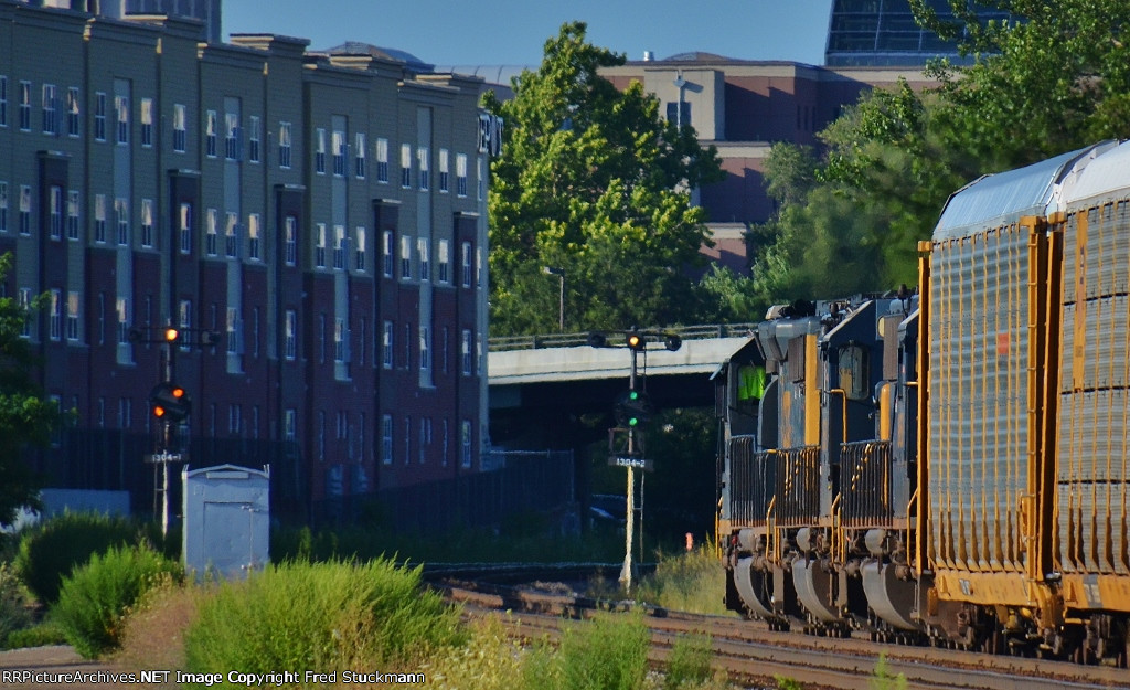 CSX 8156 clear at Exchange St.