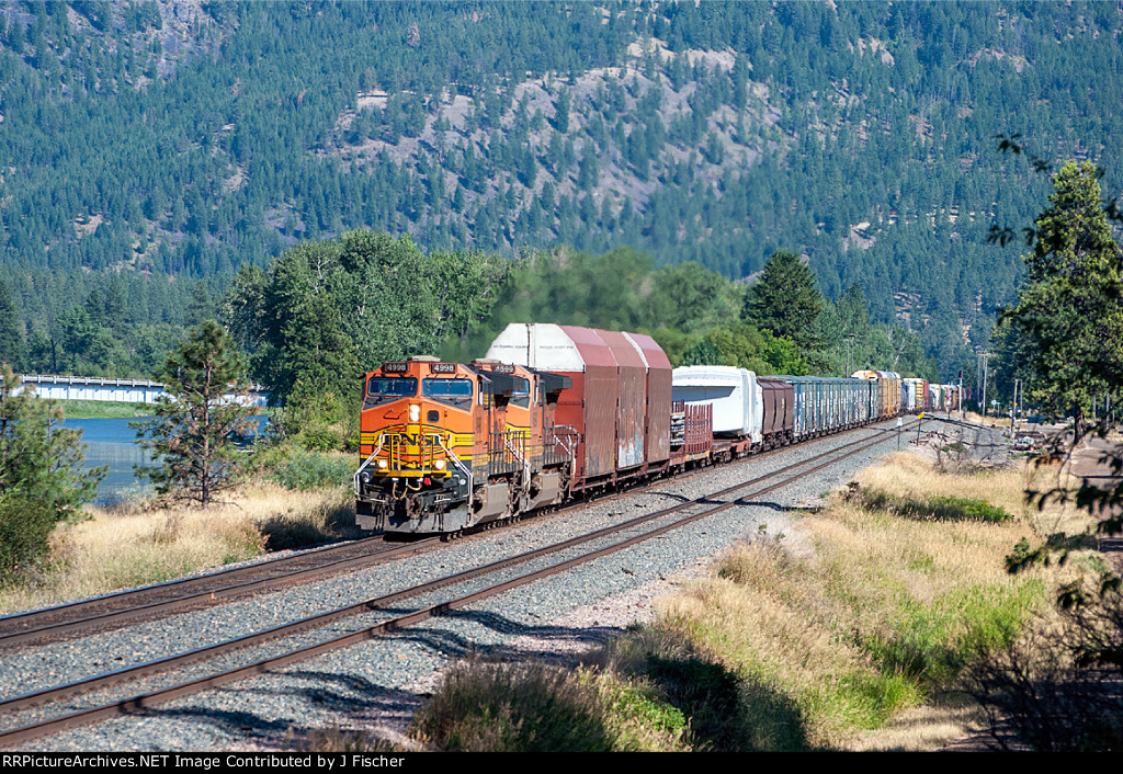 BNSF 4998