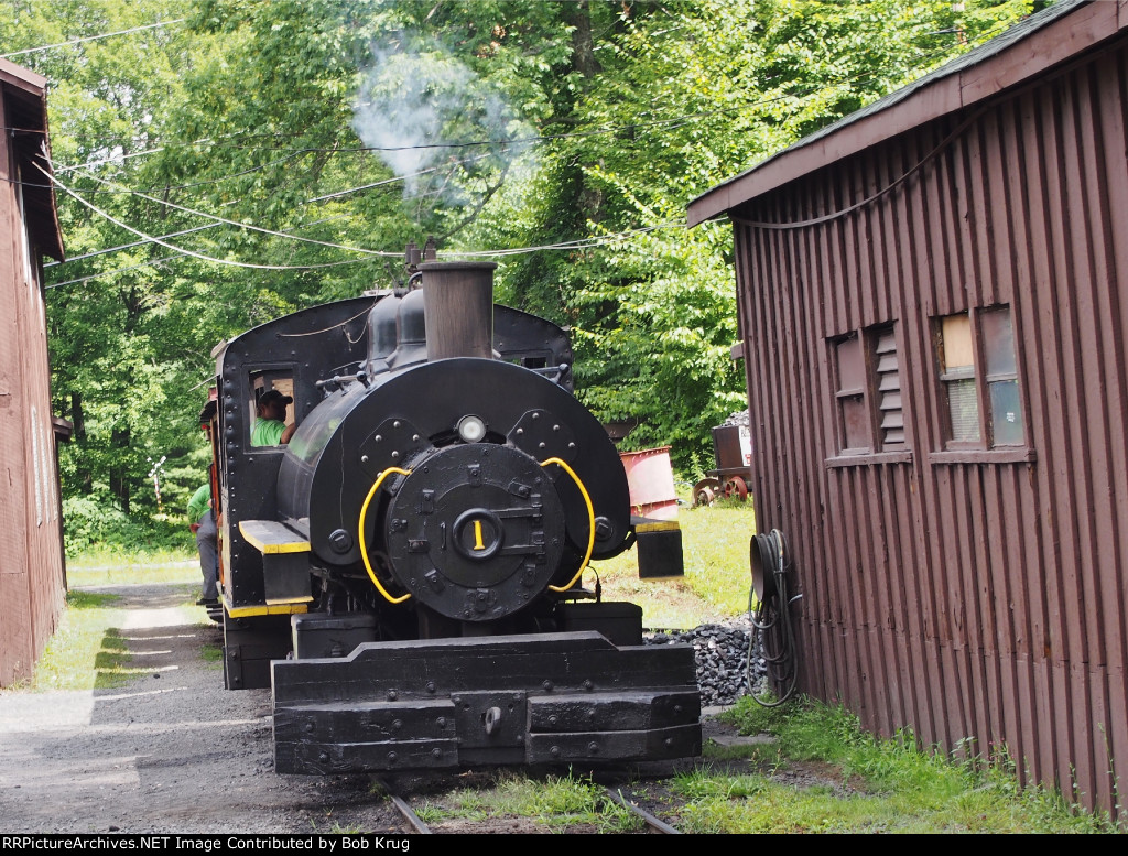 The Henry Clay approaching the passenger boarding area