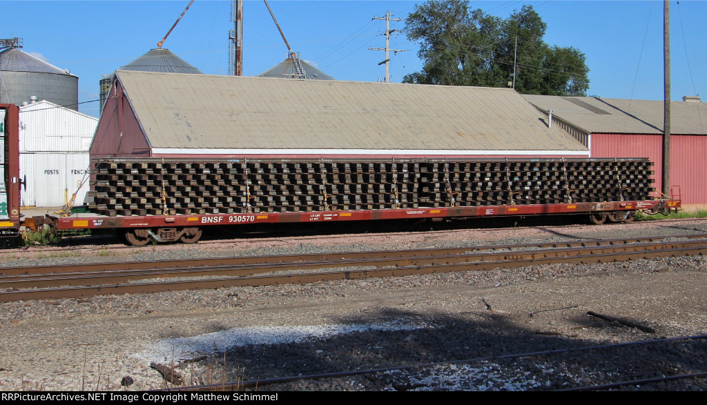 BNSF 89ft Flat Car
