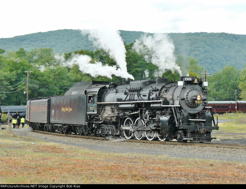 765 ready to back up after loading boxed lunches at 1:17 p.m.