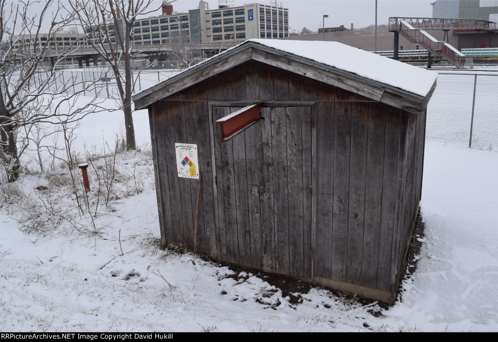 Little rail shack, possibly DMUR, Des Moines IA