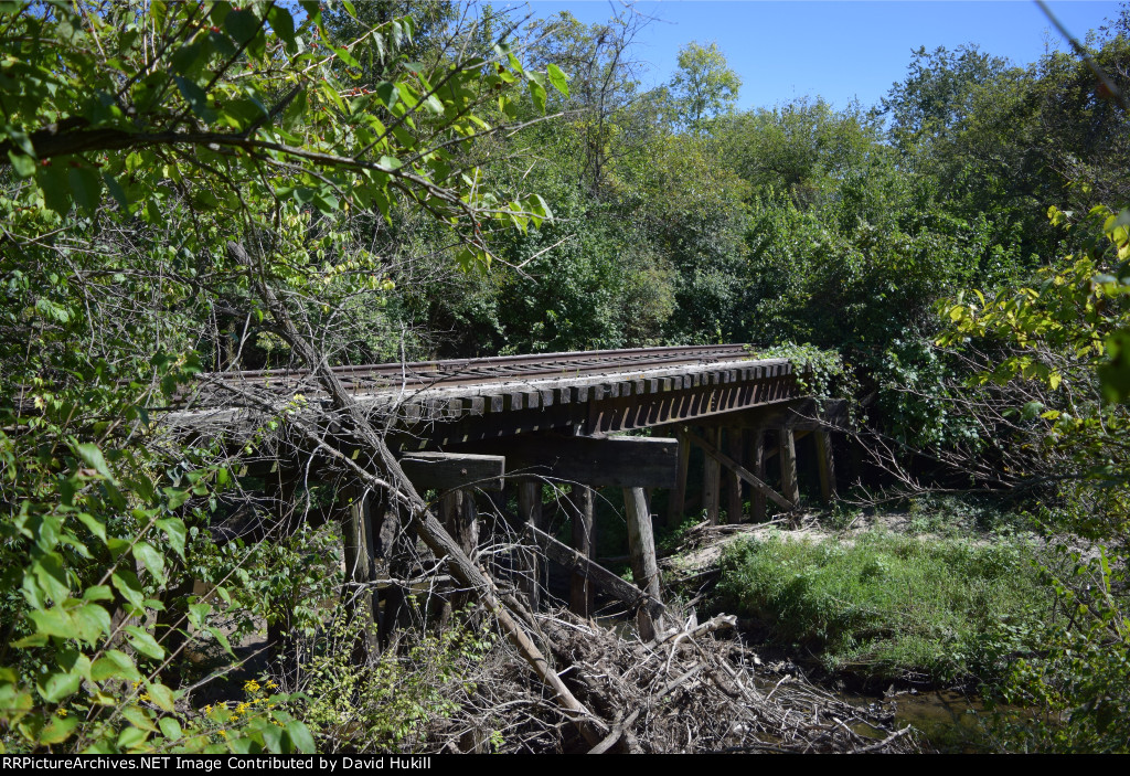Trestle behind Monarch Cement, Des Moines IA