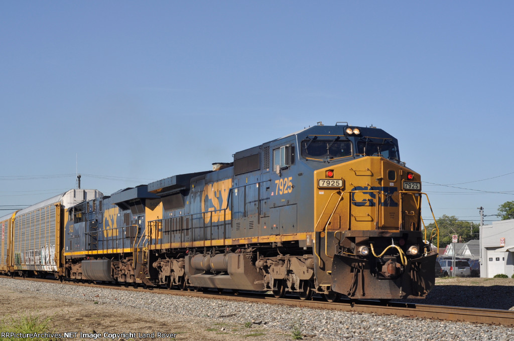 CSXT 7925 On CSX Q 243 Eastbound