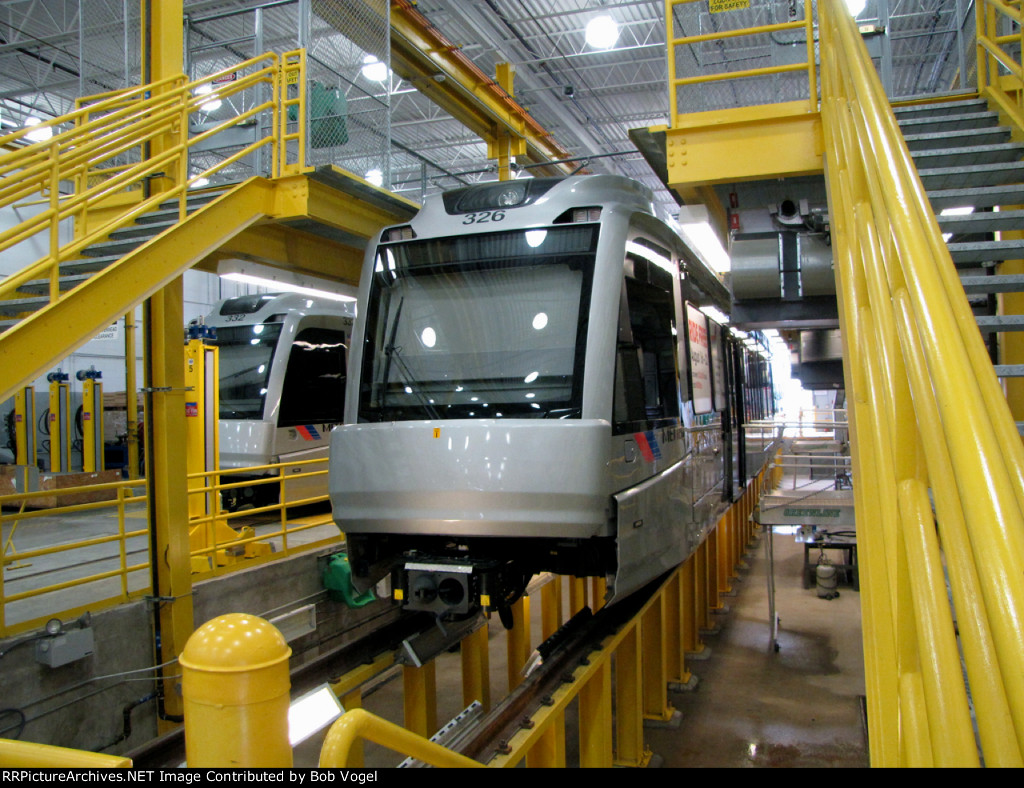 METRORail 326 and 332