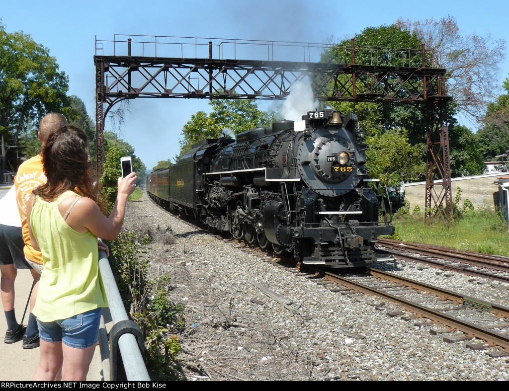 The Phoebe Snow Special rolls under the Lackawanna signal bridge along William Street